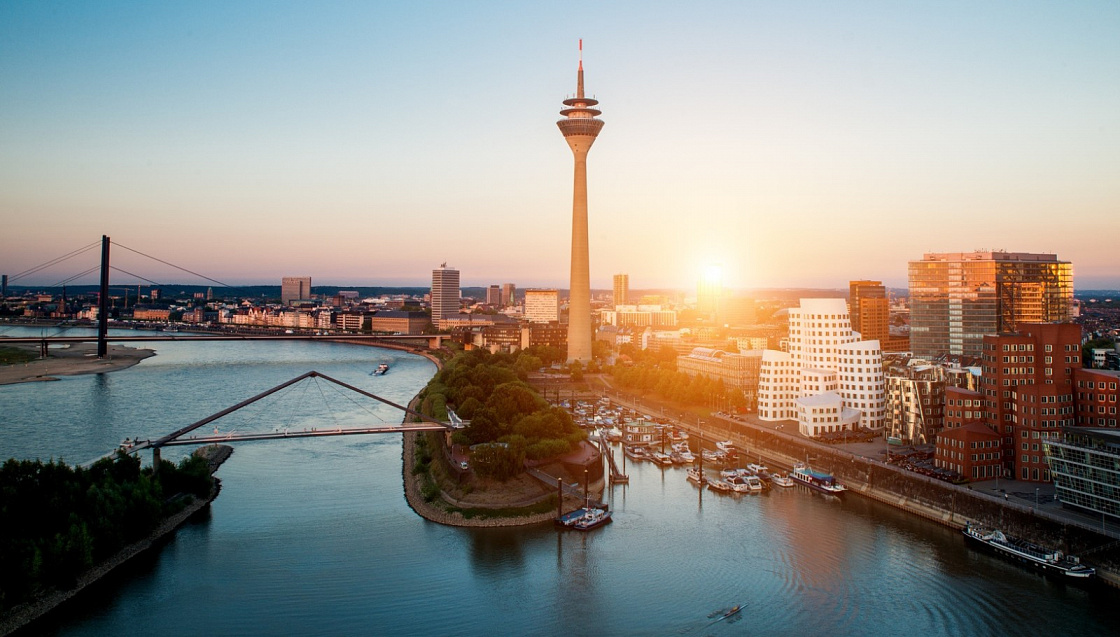 Фотовыставка «#VisitDuesseldorf» на улице Арбат