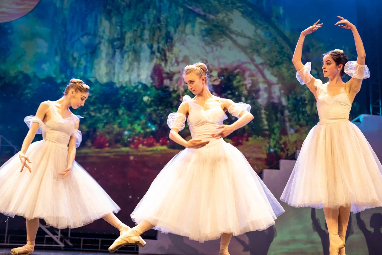 «Лестница в небо». В Москве прошел Благотворительный фестиваль «Я верю», посвященный Международному дню защиты детей.