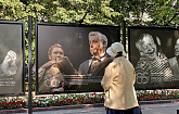 Фотовыставка, посвященная Олегу Табакову, открывается на Чистопрудном бульваре