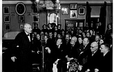 «Смысл жизни — желать, а не обладать»: фотовыставка на Никитском бульваре, посвященная Ивану Козловскому