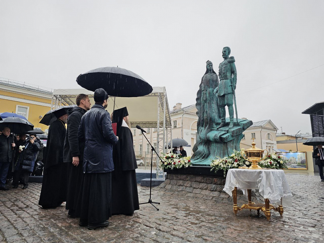 В Москве открыли памятник князю Сергею Александровичу и Елизавете Федоровне