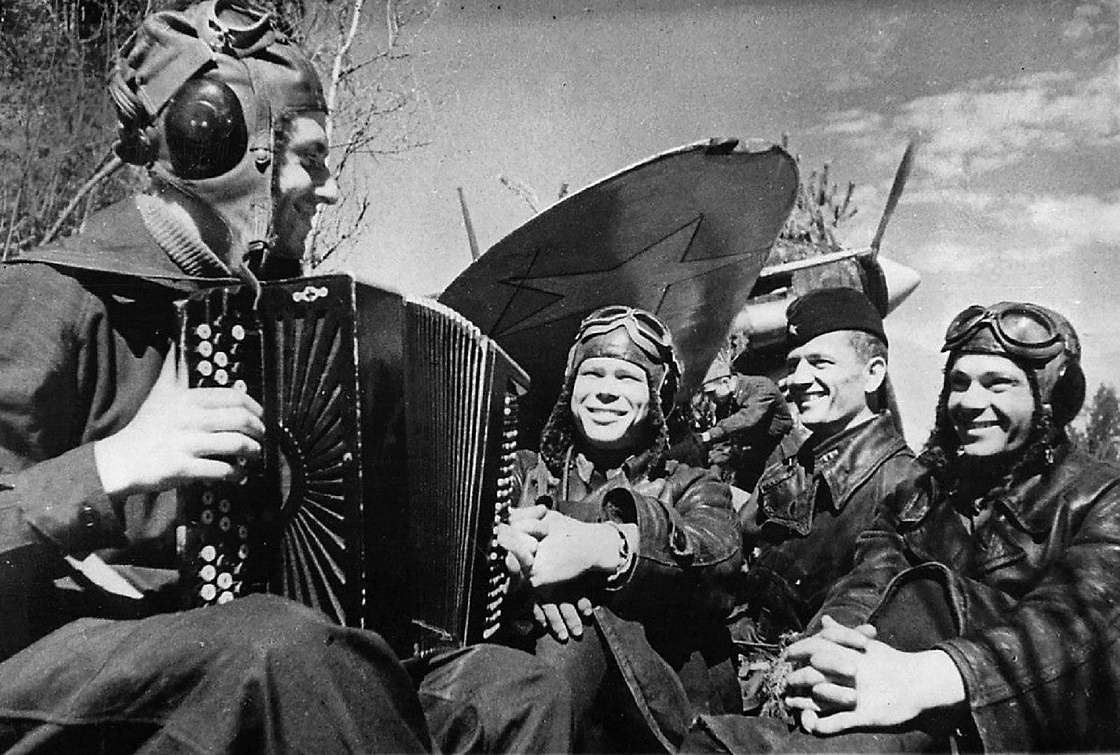 Музыкальная летопись войны: фотовыставка «Музыка Победы»  откроется в сквере Московского метро