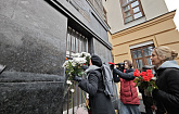 В Москве открыли мемориальную доску актёрам Екатерине Еланской и Виктору Коршунову