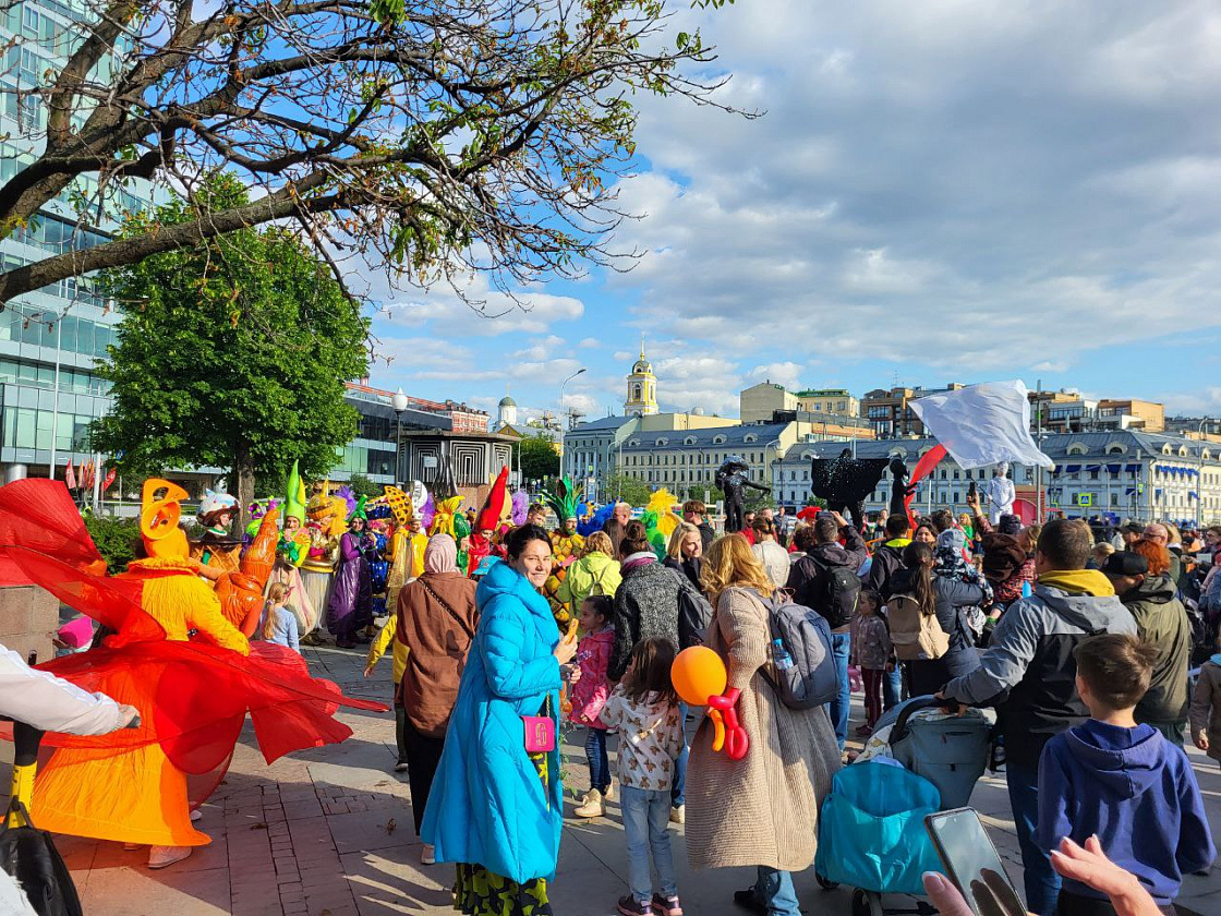 На Цветном бульваре отметили День детей. Сказочные герои, мультфильмы и карнавальное шоу